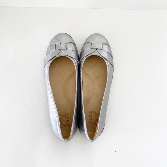 BNIB Naturalizer Fabiola Leather Round Toe Flats Silver Frost 7.5 - Picture 7 of 14